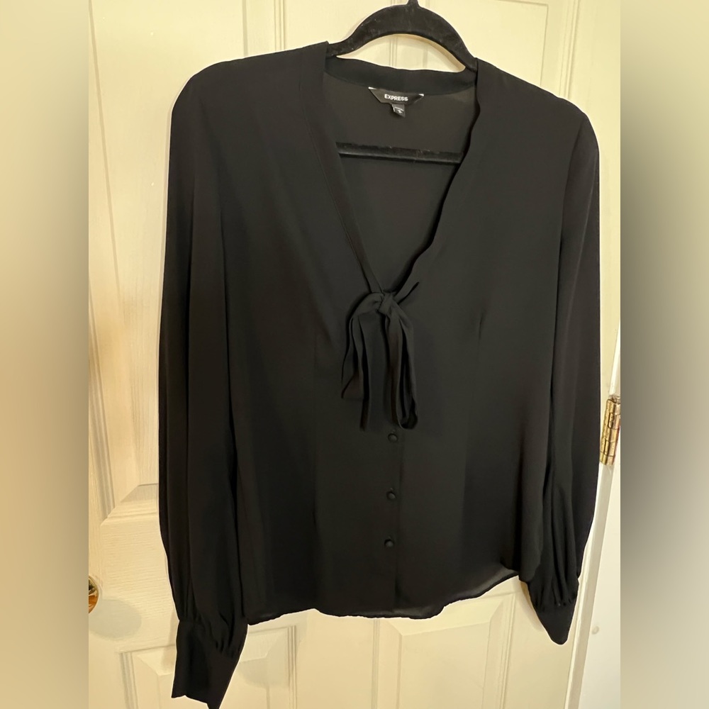 express blouse - Picture 2 of 4